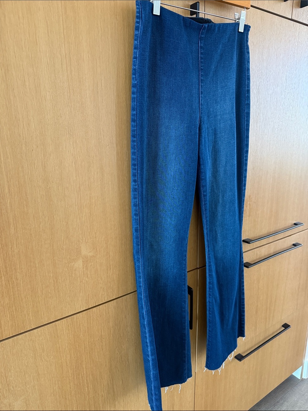 Frank & Eileen FLANNIGAN ILLUSION
Flare Pull-On Denim Jeans Women’s size 28 - Picture 5 of 10